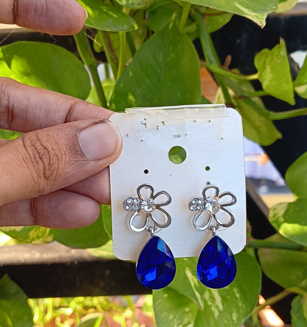 Elegant Blue Teardrop Floral Stud Earrings 💙